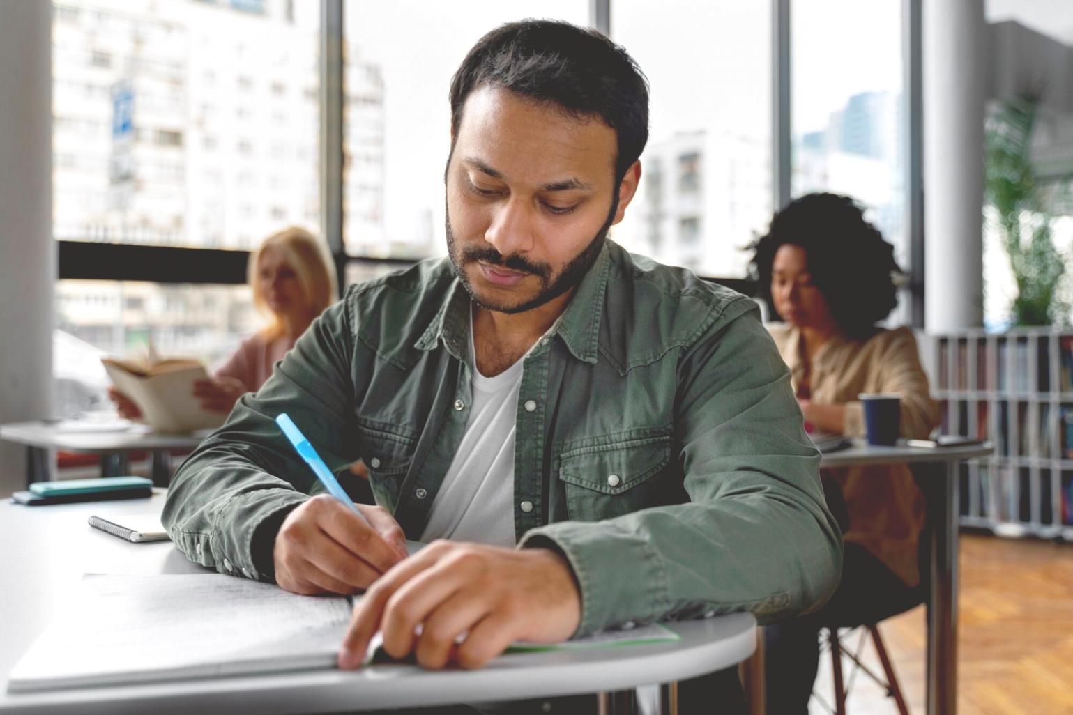 Strukturierte Finanzanalyse und Fortschrittskontrolle